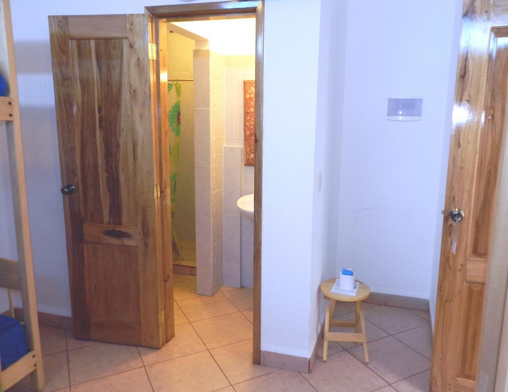Hostal Yaku Montañita الغرفة الصورة