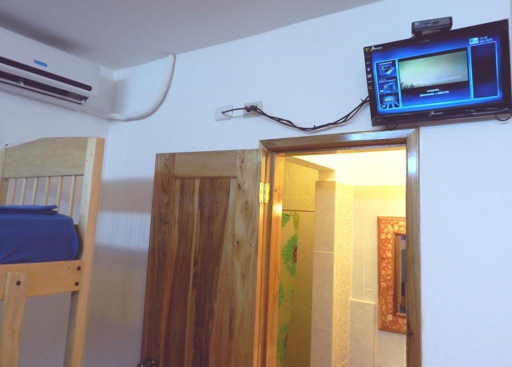 Hostal Yaku Montañita الغرفة الصورة