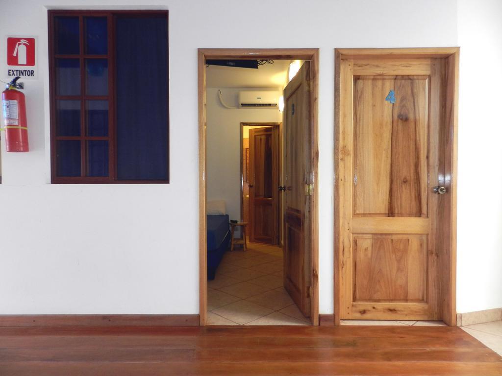 Hostal Yaku Montañita الغرفة الصورة