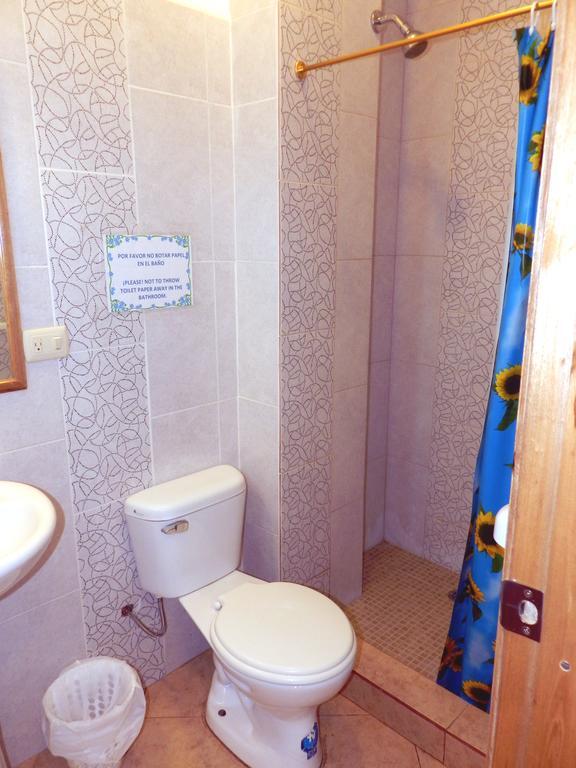 Hostal Yaku Montañita الغرفة الصورة