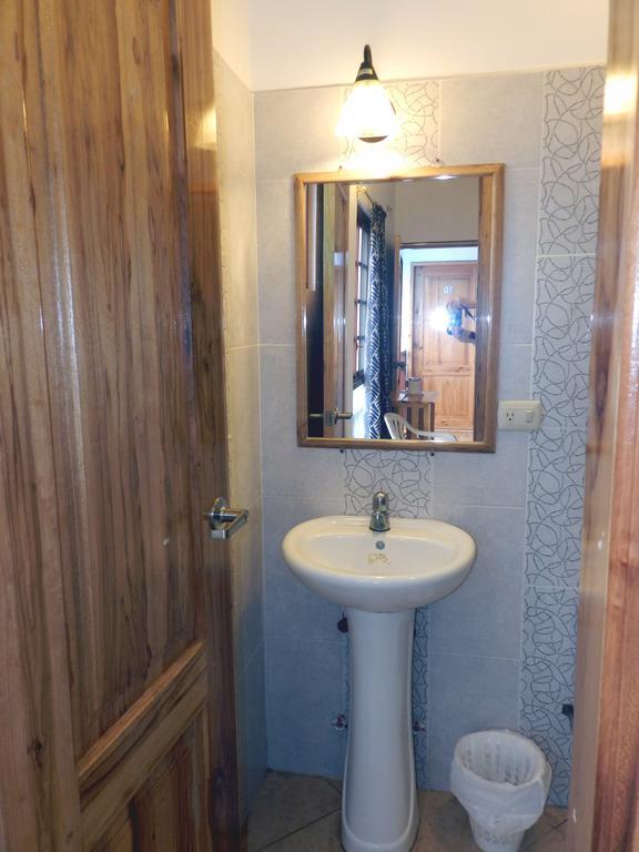 Hostal Yaku Montañita الغرفة الصورة