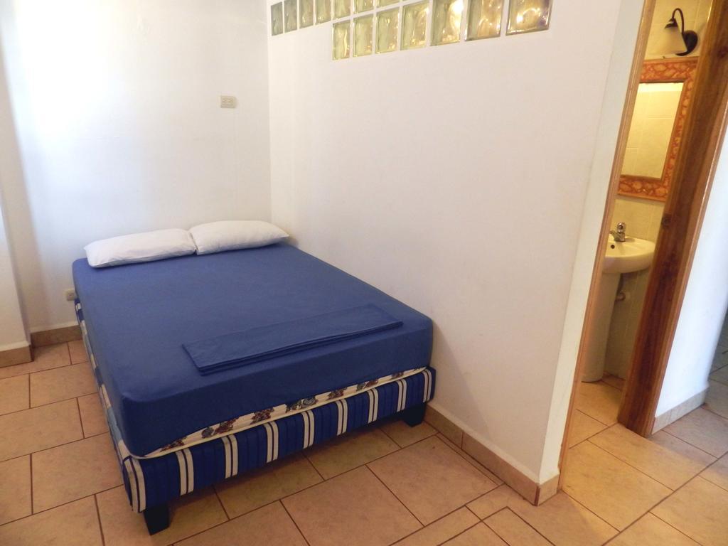 Hostal Yaku Montañita الغرفة الصورة